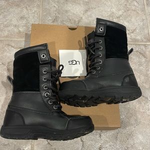 UGG Butte II CWR Winter Boots Kids Toddler Size 12 US Excellent Pre Owned